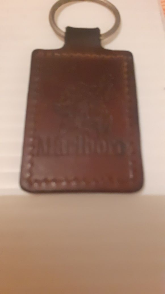 Кожен ключодържател Marlboro.