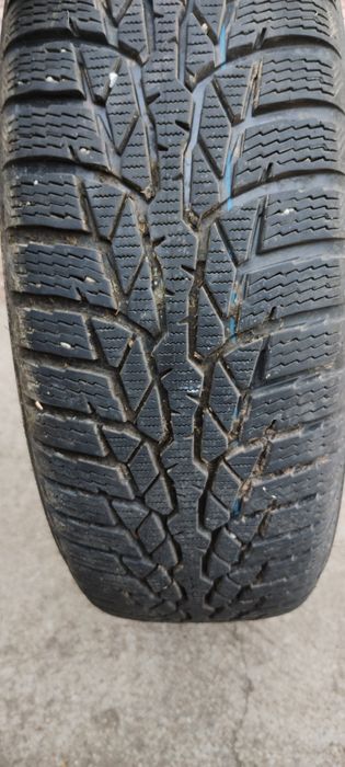 Vând două anvelope NOKIAN iarna 175/65 R14