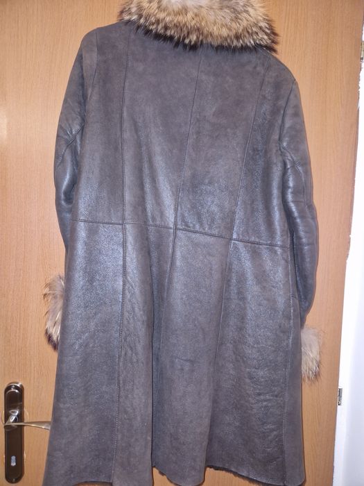 Haina 100%piele de miell/guler si mansete vulpe naturala.