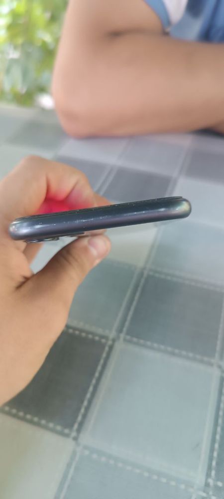Iphone 11 64gb 74% yomkost