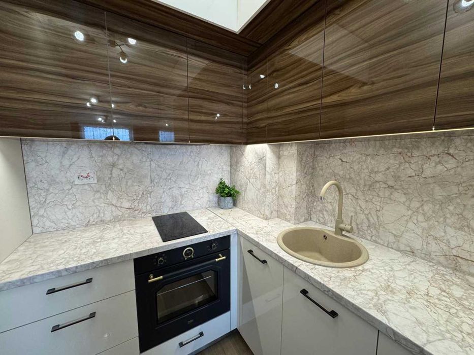 Продава се Двустаен апартамент в Пловдив, Център - 58 кв.м за 2725 €/кв.м - Снимка #3