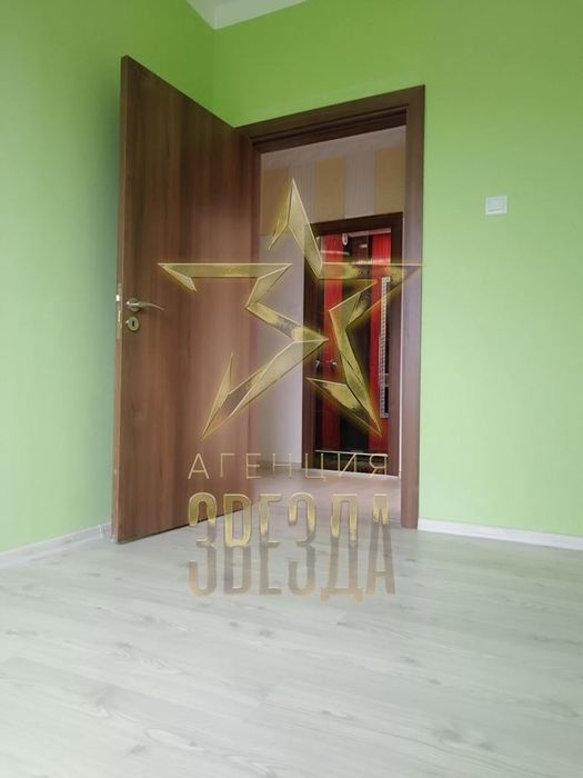 Продава се Тристаен апартамент в Пловдив, Тракия - 70 кв.м за 1600 €/кв.м - Снимка #2