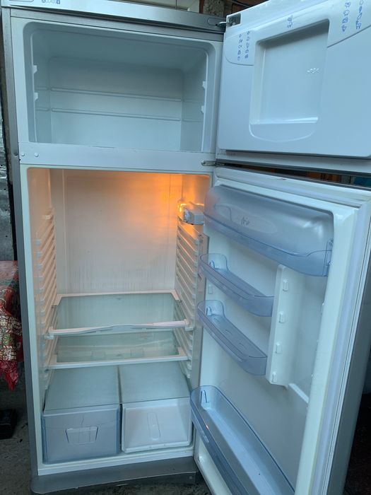 Frigider indesit cu două uși
