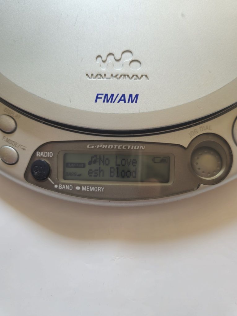 Sony WALKMAN CD player D-NF 611