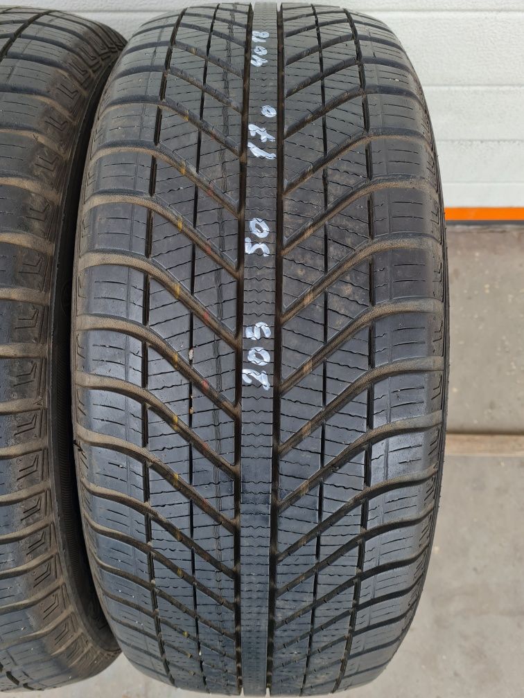 Всесезонни гуми 2 броя GOODYEAR Vector4seasons 205 50 R17 дот 4018