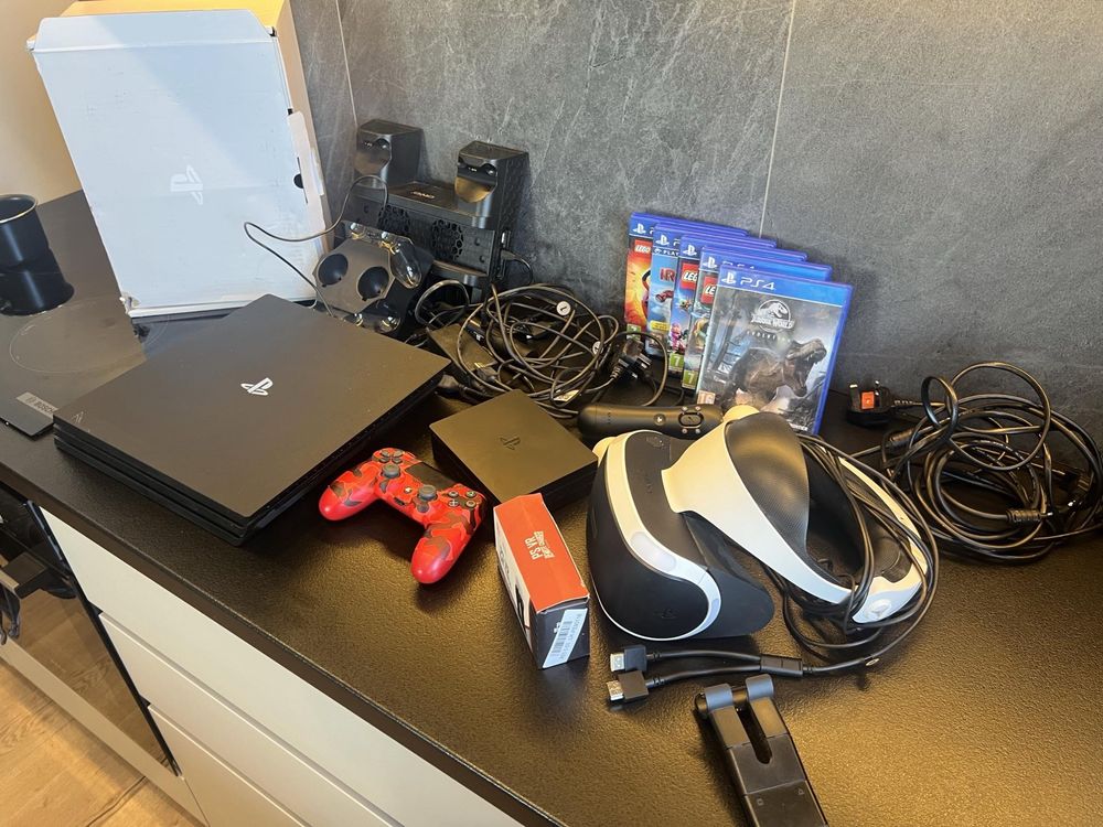 Playstation 4 PRO + VR + Cooling Fan  Docking Station