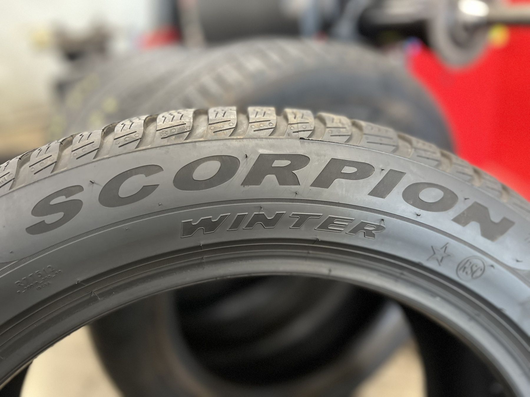 Зимни гуми Спорт пакет 275/45 R20  305/40 R20 Pirelli