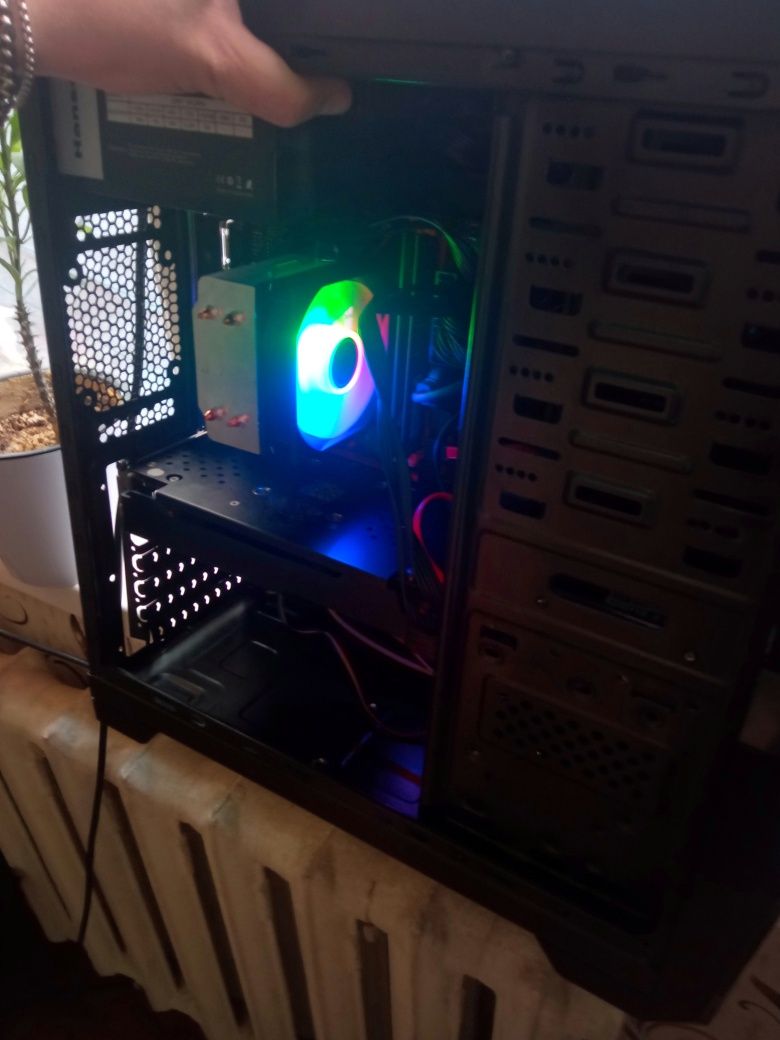 Срочно! Игровой i5/16Gb/RED DRAGON DDR5 4GB/SSD/LG 19' не дорог l