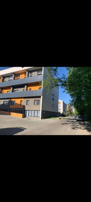 Apartament 3 camere de vanzare
