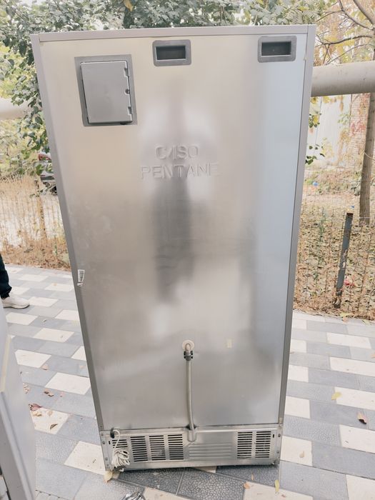 Продается холодильник  Hotpoint не рабочий