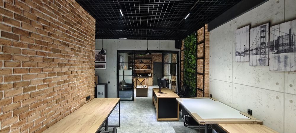 Ofis srochna sotiladi