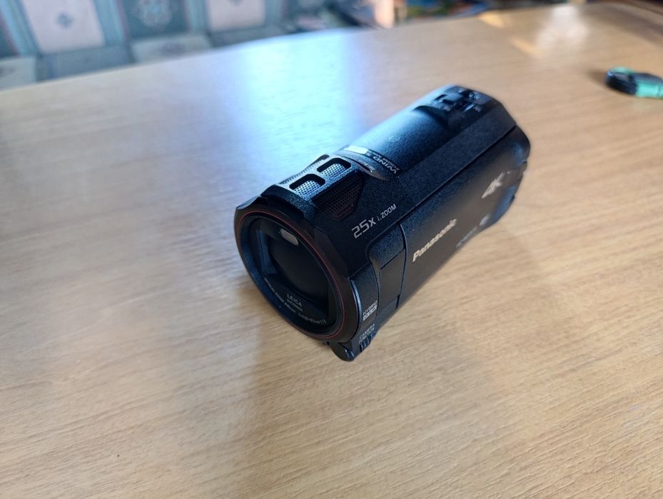 Ocazie !!Vând camera video Panasonic HC-WX970 in stare foarte buna