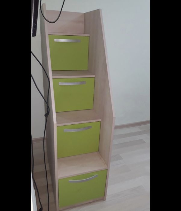 Pat supraetajat + mobilier + birou