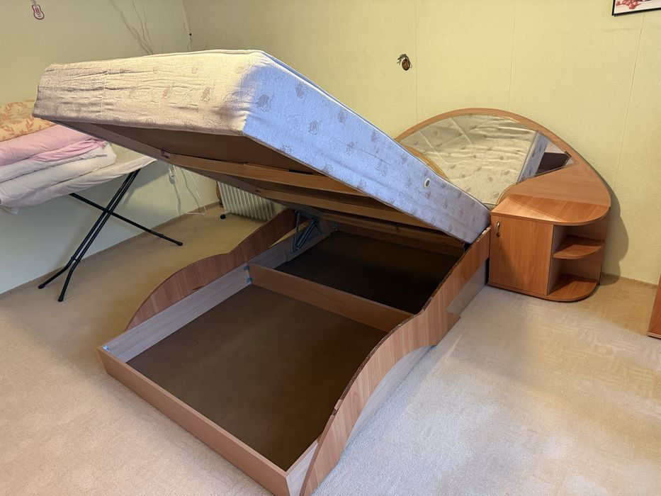 Легло/Спалня с нощно шкафче