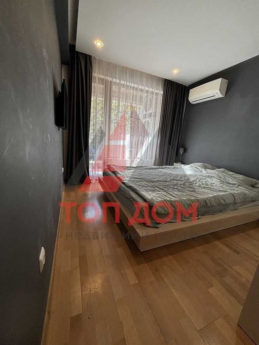 Дава се под наем Тристаен апартамент в Варна, Червен площад - 100 кв.м за 1300 € - Снимка #12