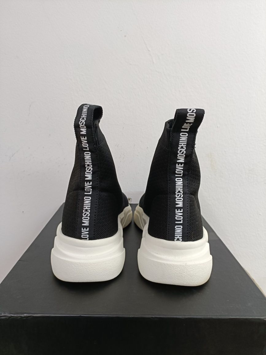 Сникърси Love Moschino номер 38 код 60A