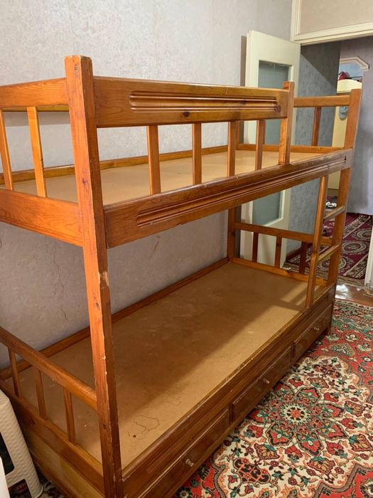 Двухэтажный кровать