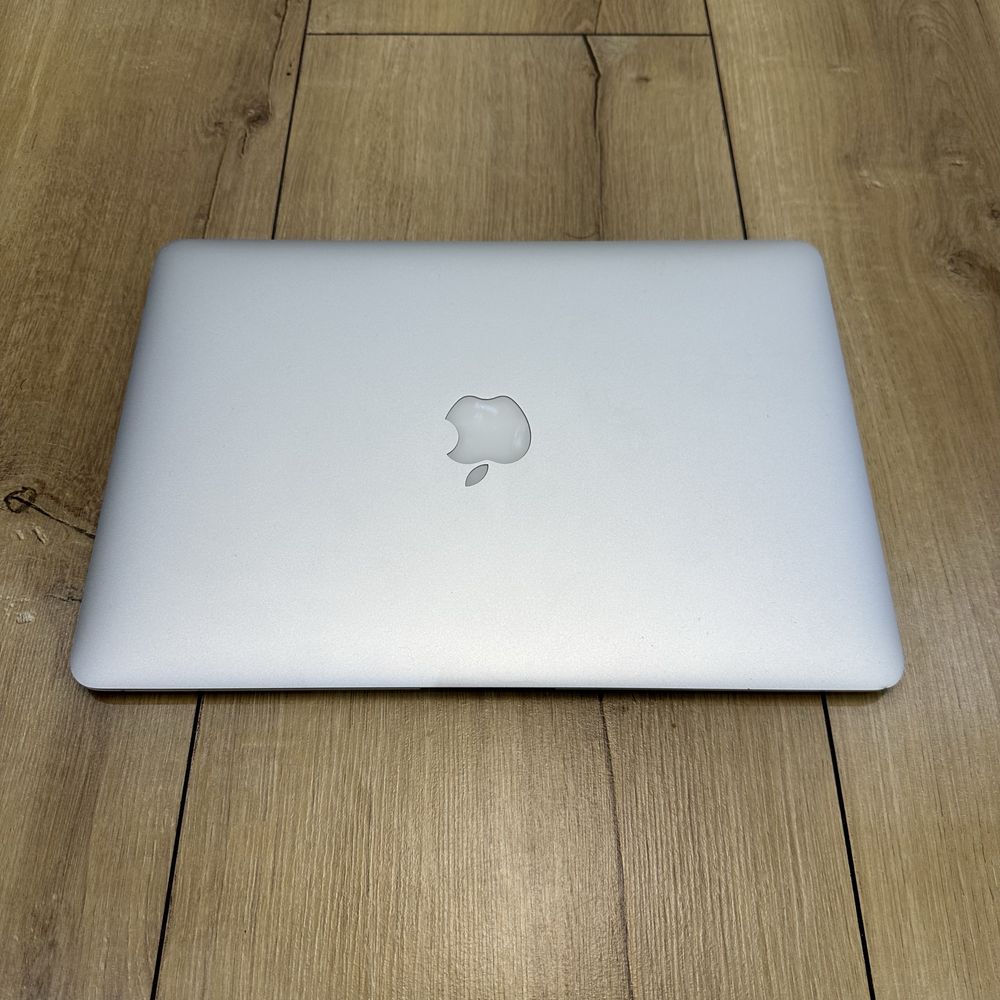 Macbook Air 2017 8/128 GB i5