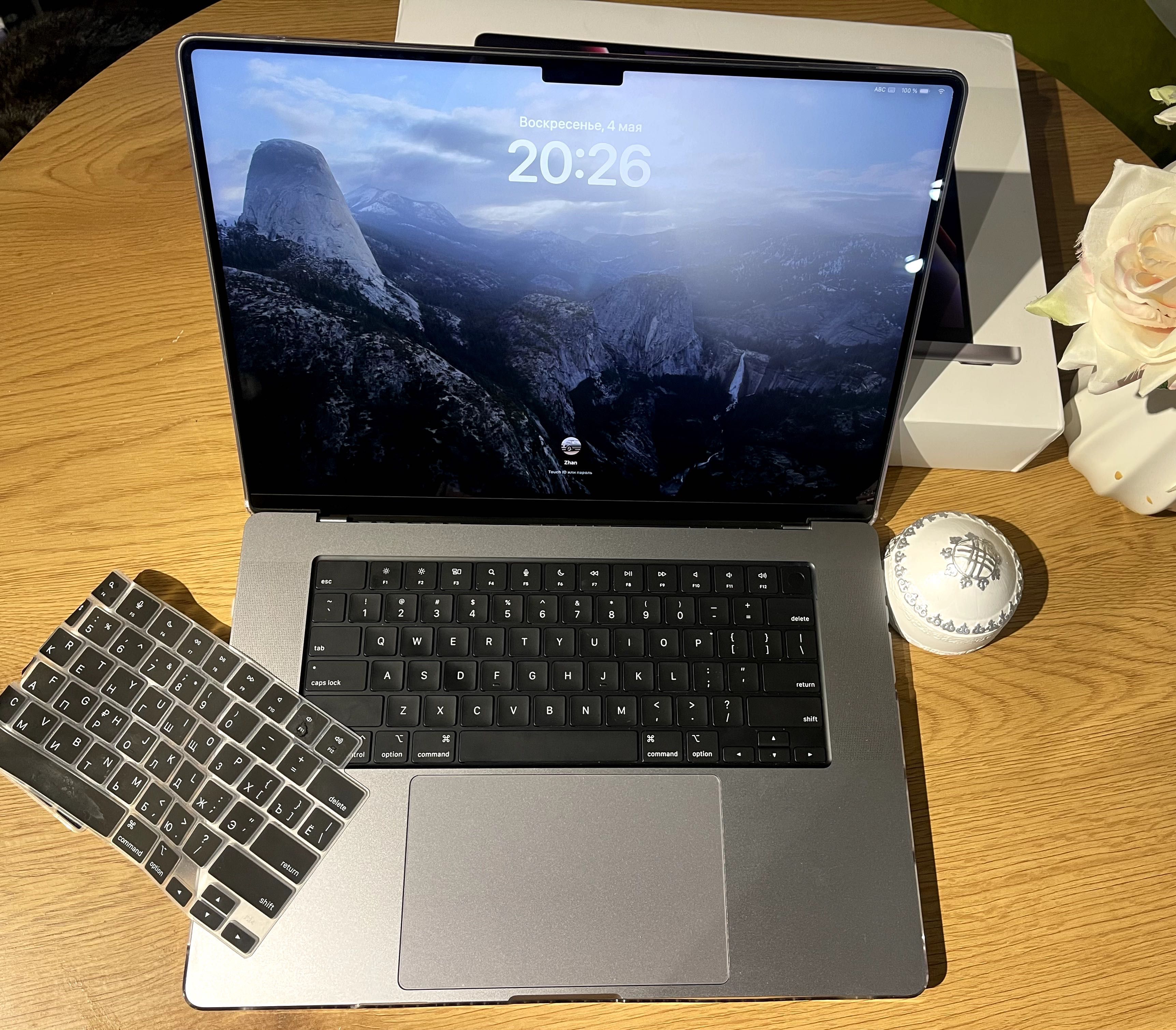 Macbook apple m2 pro экран 16 дюймов 2 tb памяти DDR 16 циклов 50