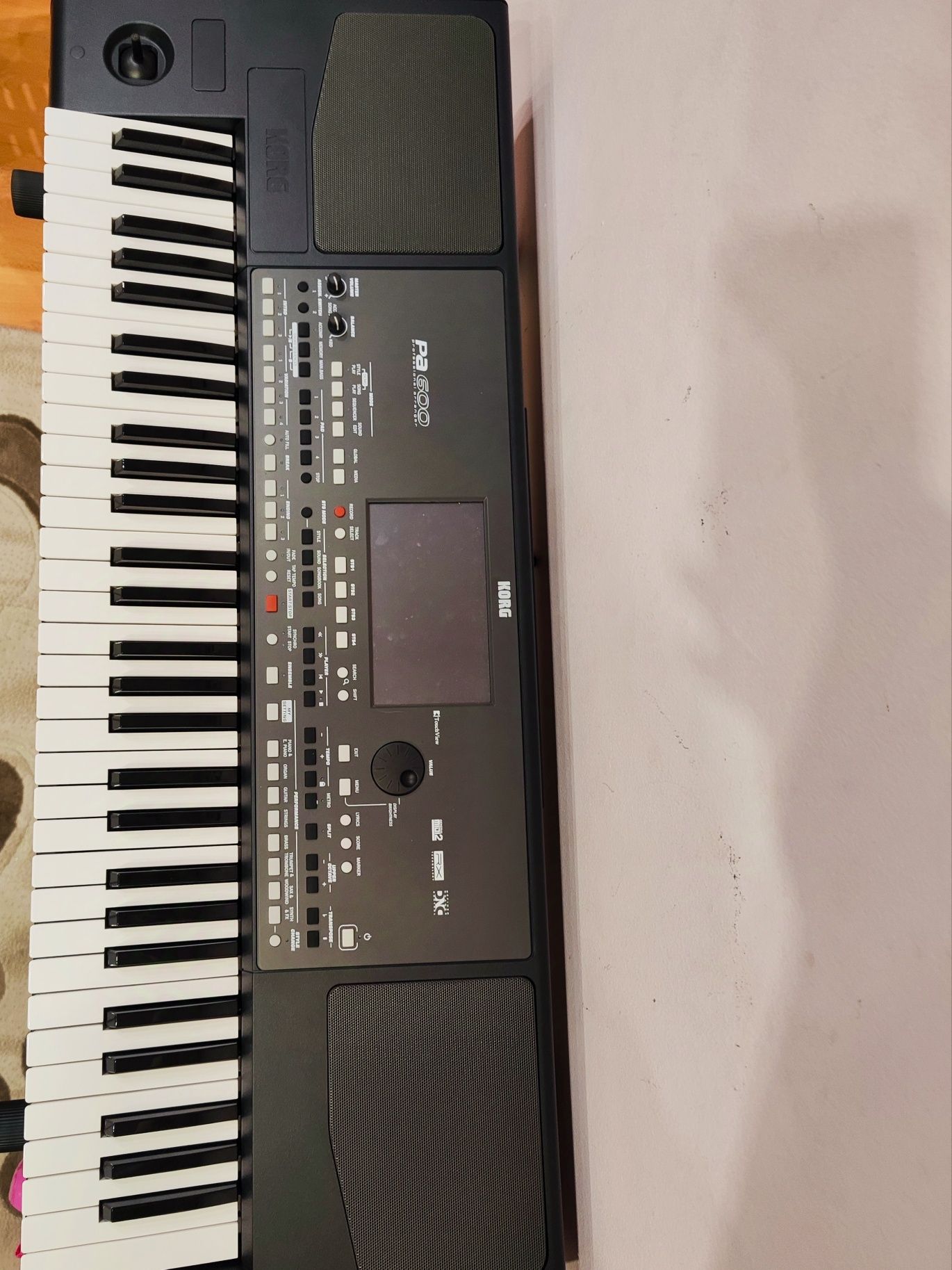 Синтезатор Korg PA 600