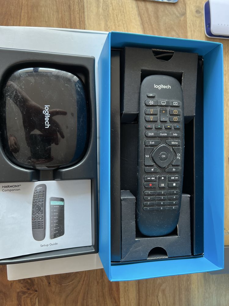 Logitech Harnony hub si companion