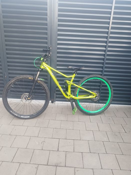 Vând bicicleta merida