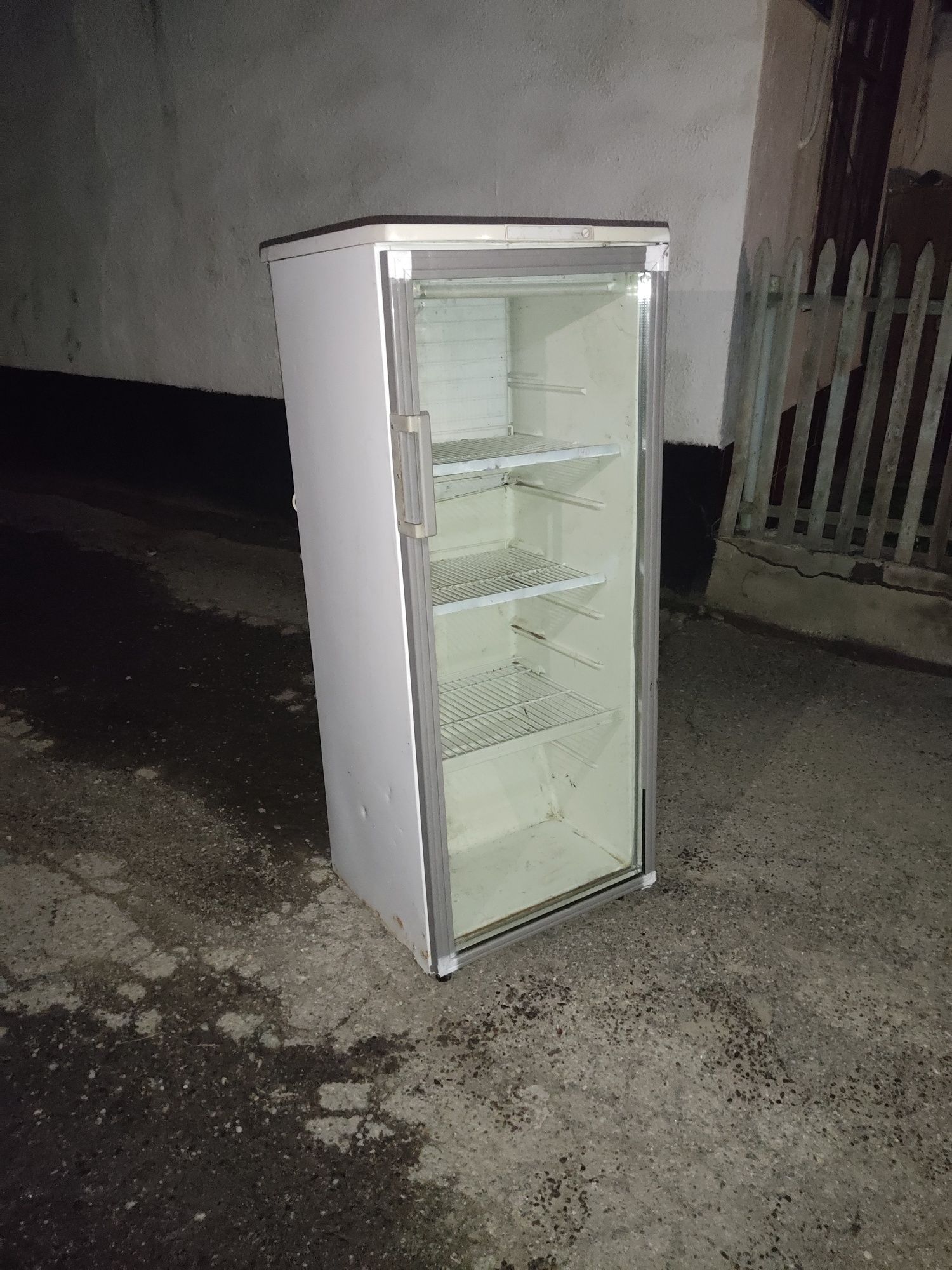 Холодильник стеклянный с доставкой