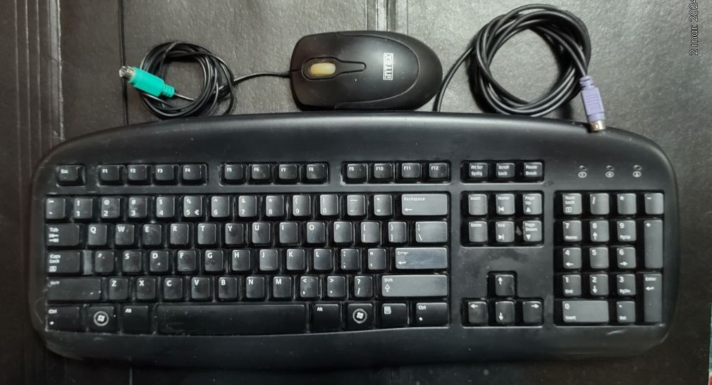 vând tastatura"Logitech"+mouse
