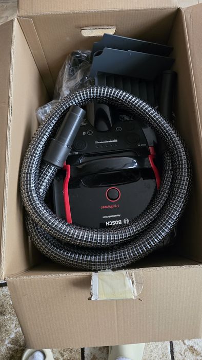 Aspirator Bosch cu spalare