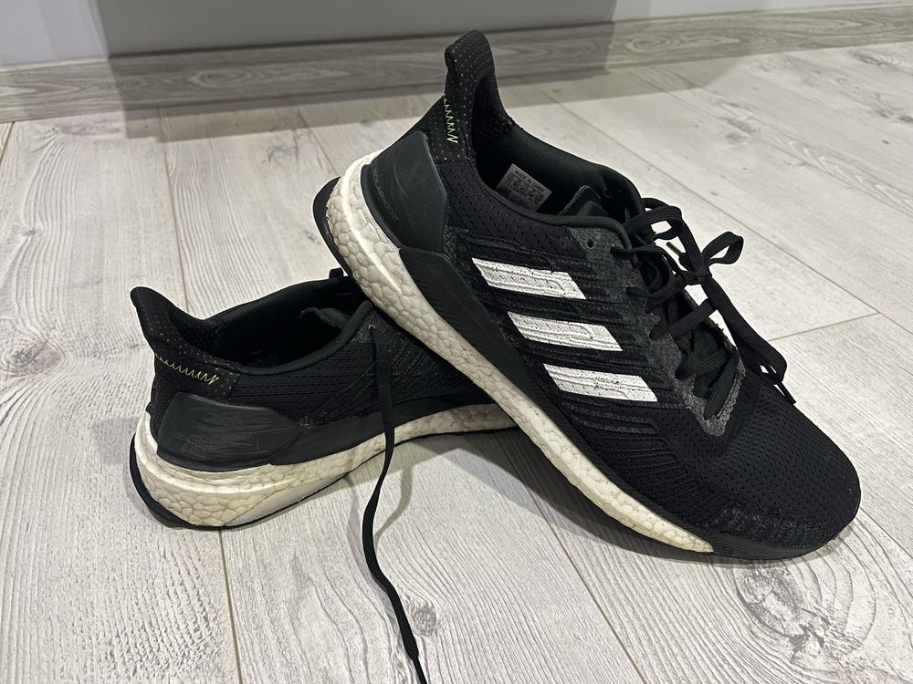 Оригинални маратонки Adidas Solar Boost номер 45 1/3