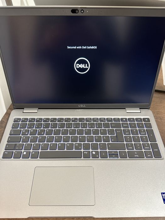 Vand Dell Latituda 5550 nou