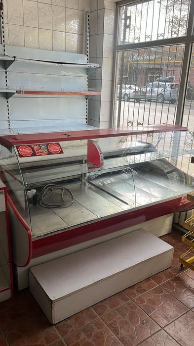 Продам витринный холодильник за 85 000
