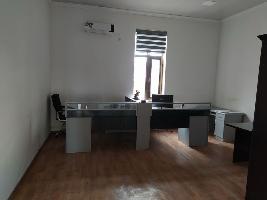 Продаеться офис 1000м2