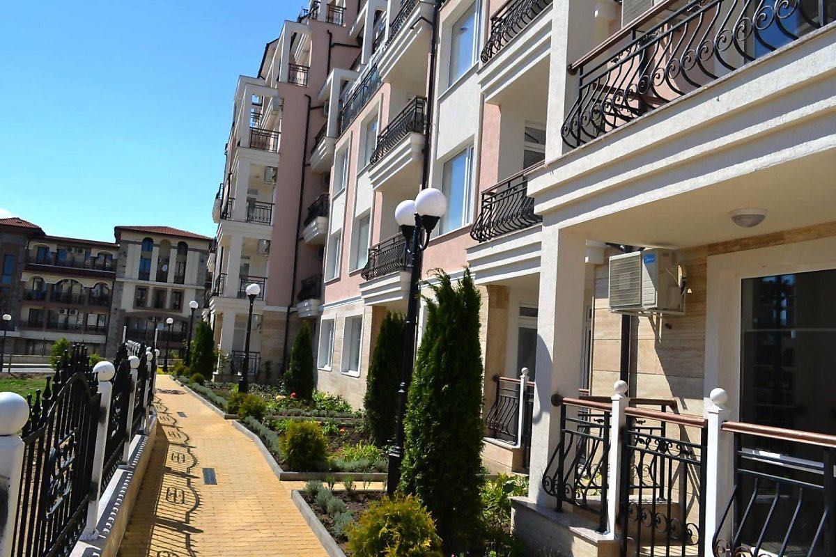 Продава се Двустаен апартамент в Свети Влас - 46 кв.м за 1653 €/кв.м - Снимка #1