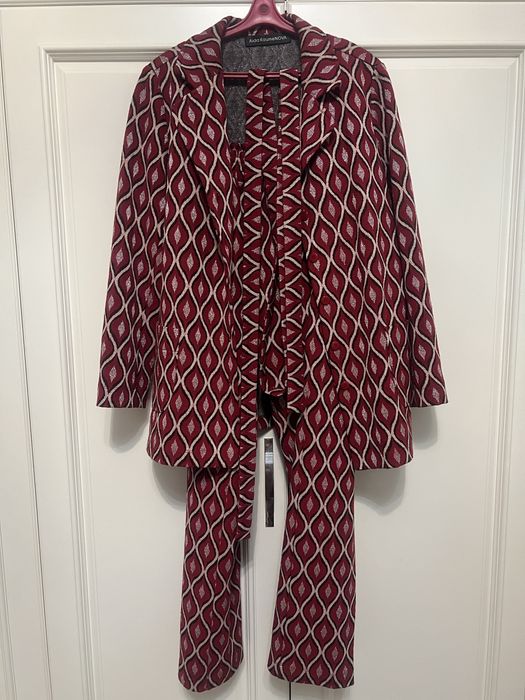 Продам костюм Дом моды Аида КаумеNOVA