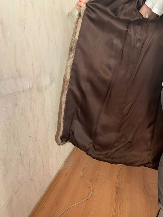 Продавам дълго дамско палто от нутрии