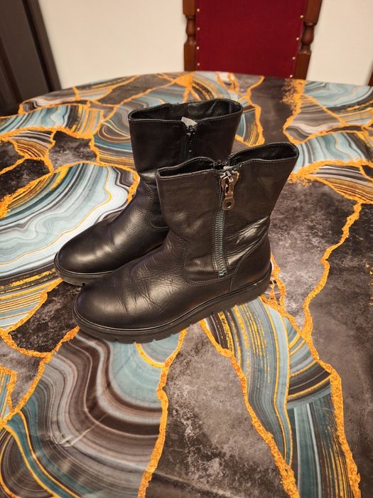 Cisme piele,stare buna cu fermoar