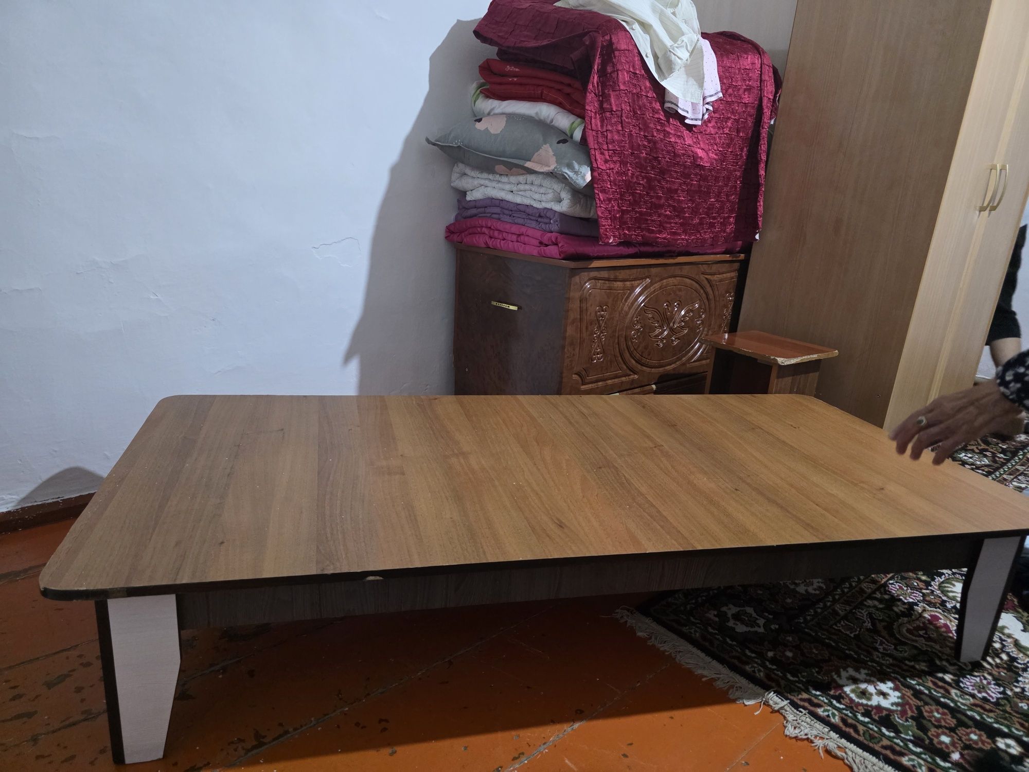 Стол сатылады 15