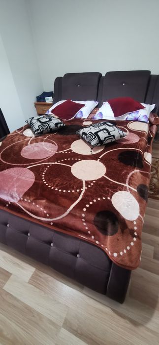 Pat dormitor  impecabil