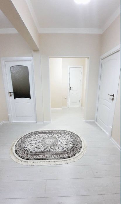 Сдаётся трёхкомнатная квартира Айбек с с ремонтом мебелирована.800$