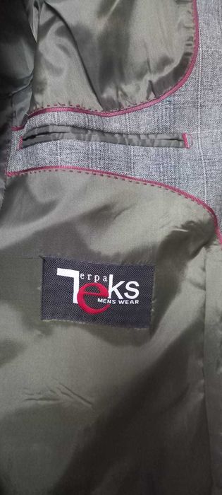 Vand 2 sacouri barbatesti