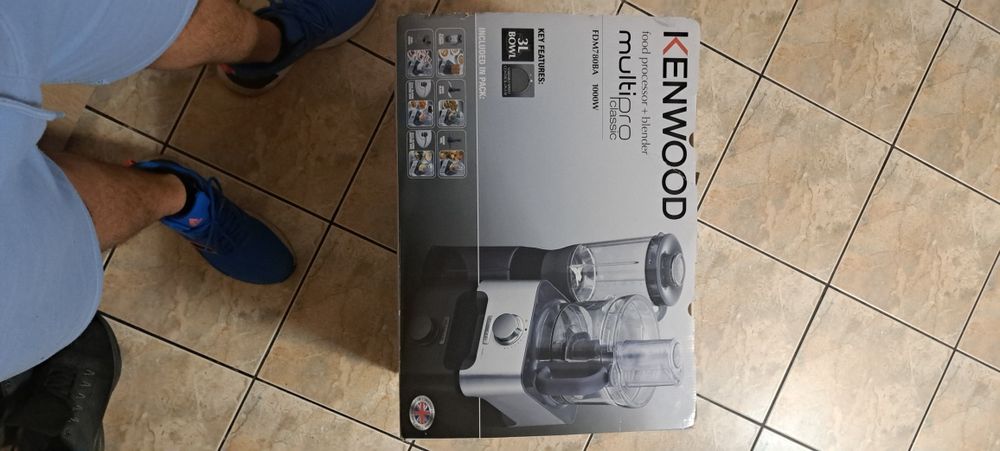 Robot de bucătărie pentru prepararea meselor