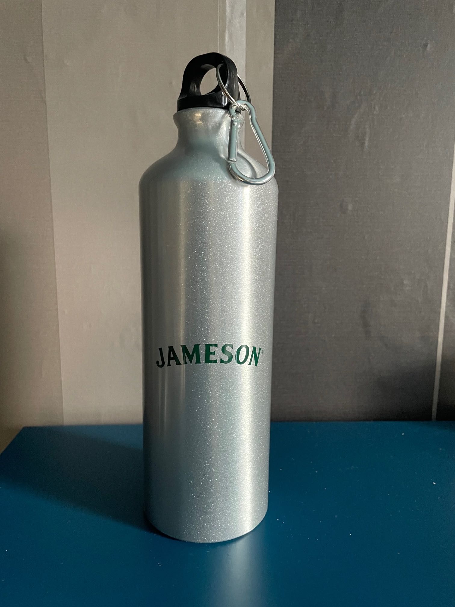 алуминиева бутилка за течности Jameson