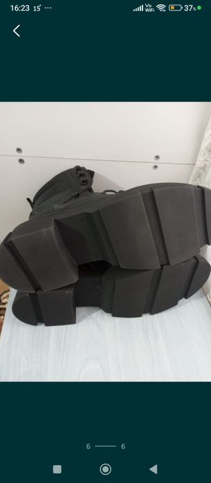 Ghete noi mărimea 39, marca C&A