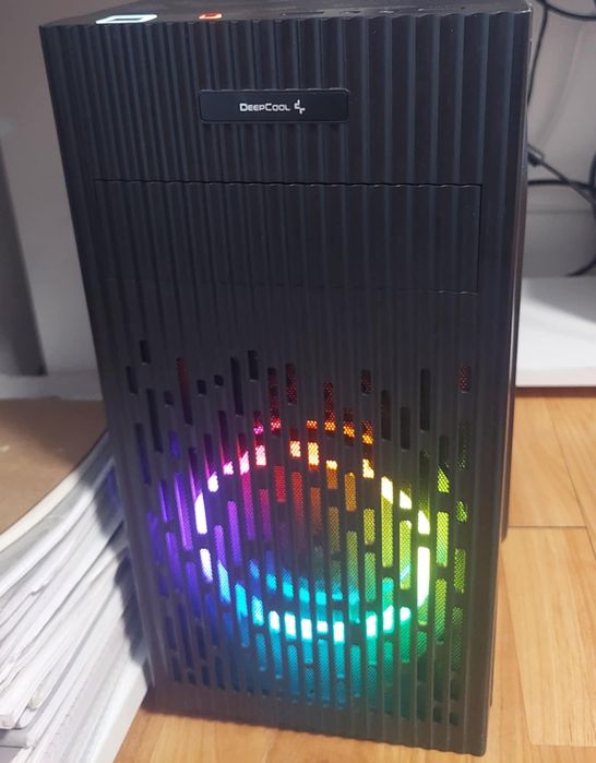 Fără geam la carcasa