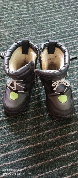 Продам детские сапожки зимние