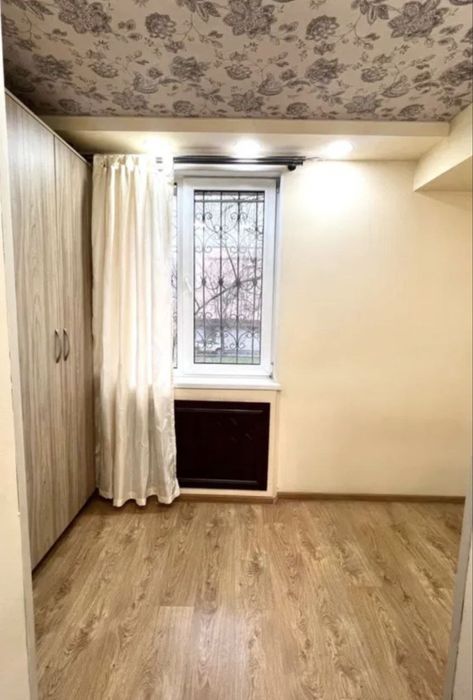 Квартира продается 2/2/4 на Ц 7