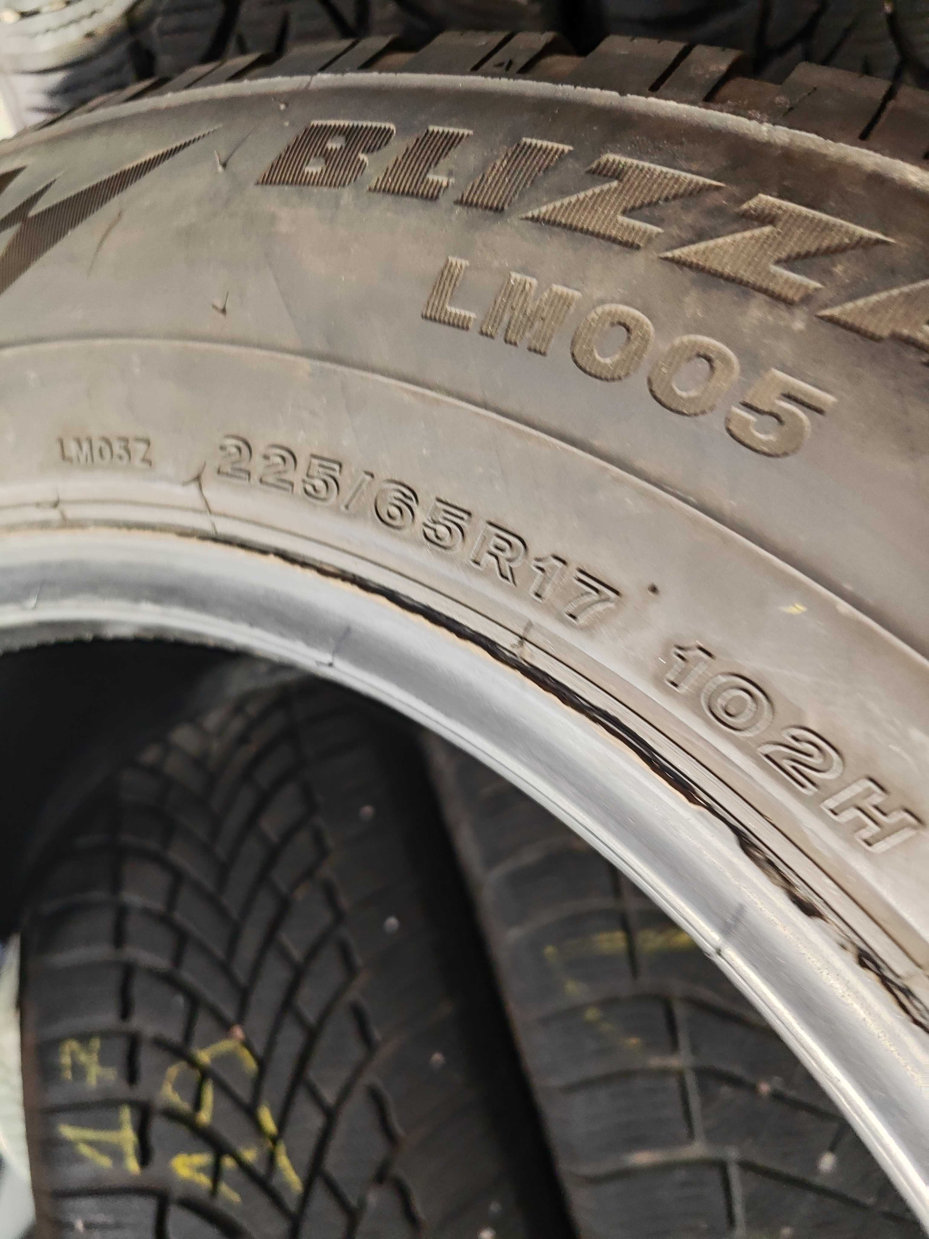 2бр.зимни гуми 225/65/17 Bridgestone