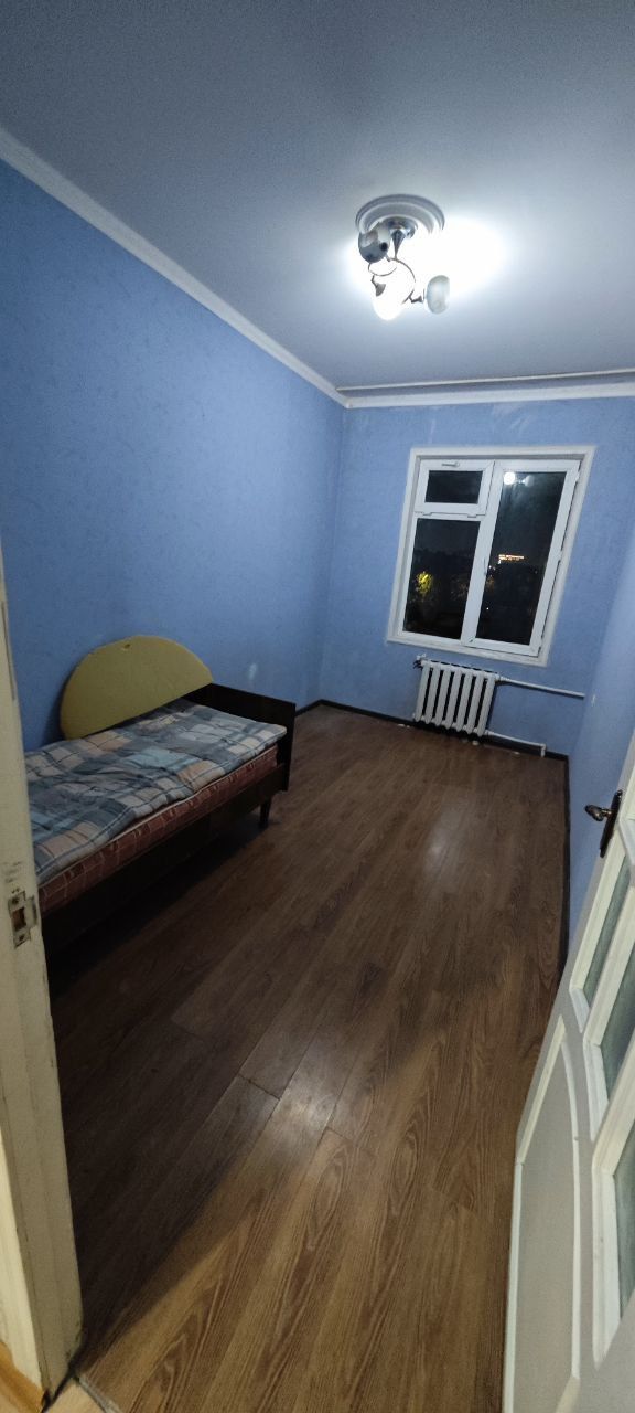 Четырех комнатную квартиру продам