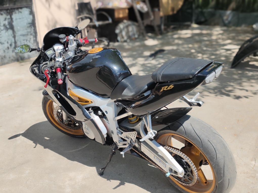 Motocicleta Yamaha R6